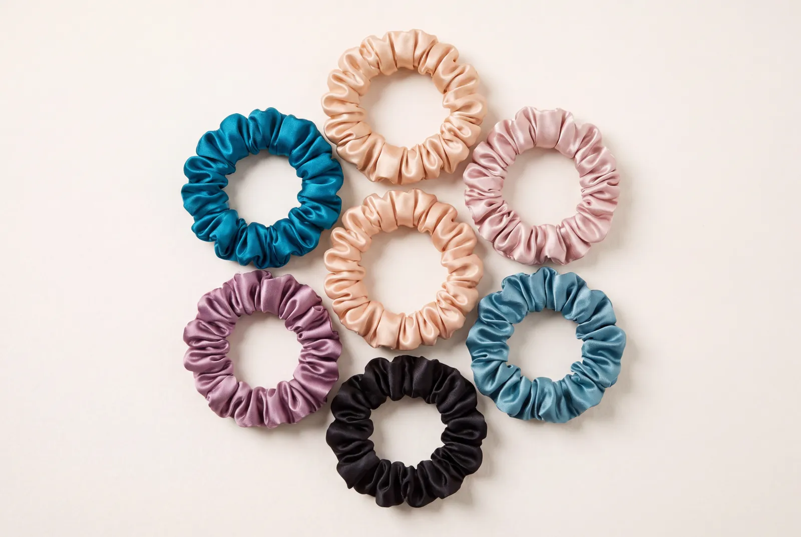 scrunchie-detail-2-scaled Mulberry silk scrunchie - slim 2 cm | 22 momme