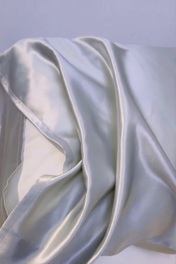 信封款特写 22 Momme 6A-Grade 100% Mulberry Silk Pillowcase