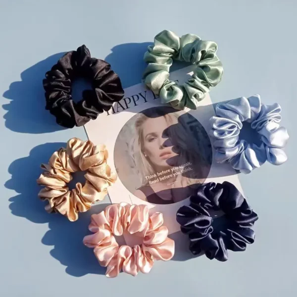 4 cm mulberry silk scrunchie still life